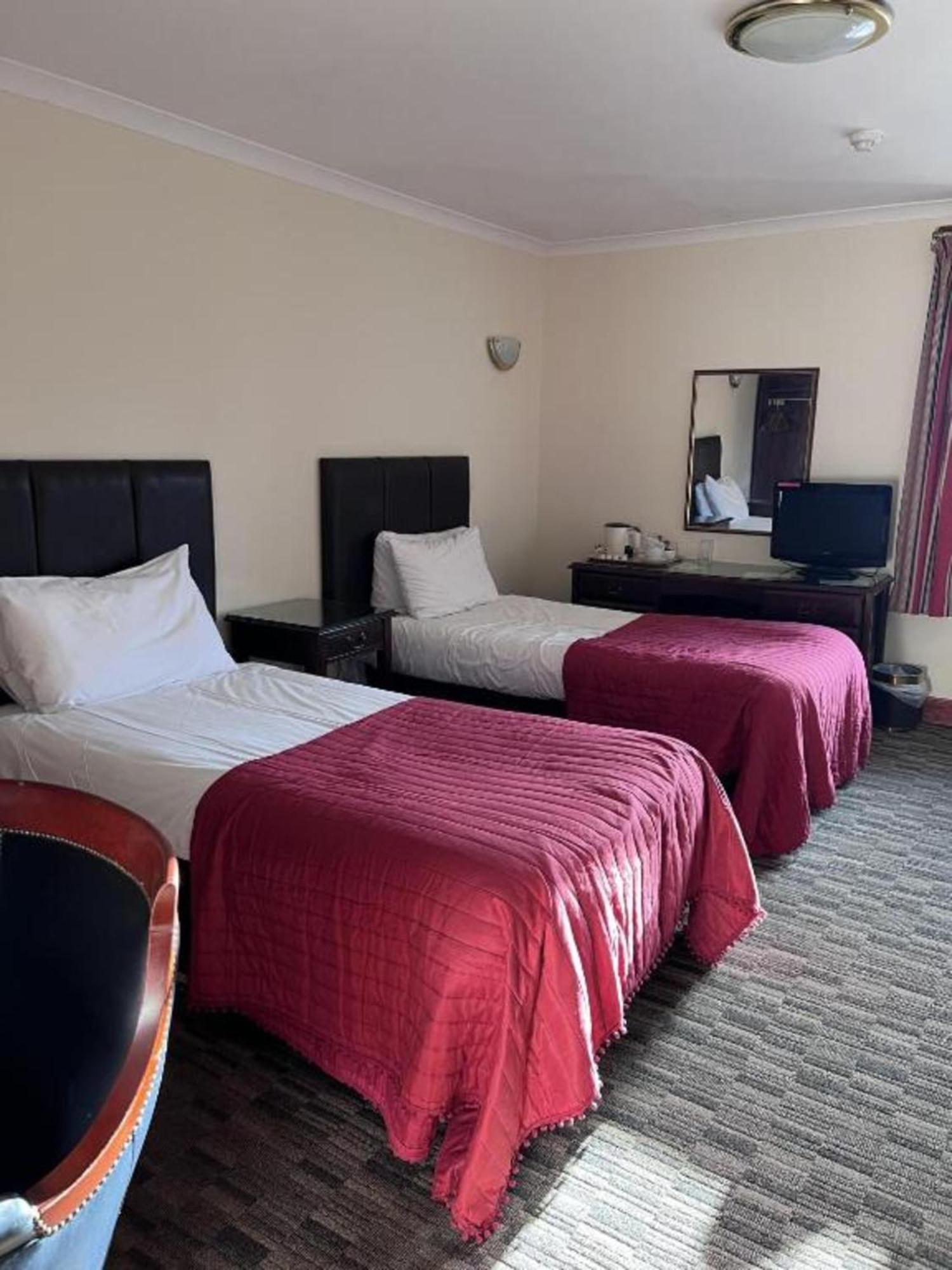 Oyo Lochway Hotel Dumbarton Zewnętrze zdjęcie