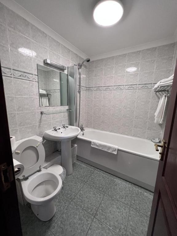 Lochway Hotel Dumbarton Zewnętrze zdjęcie